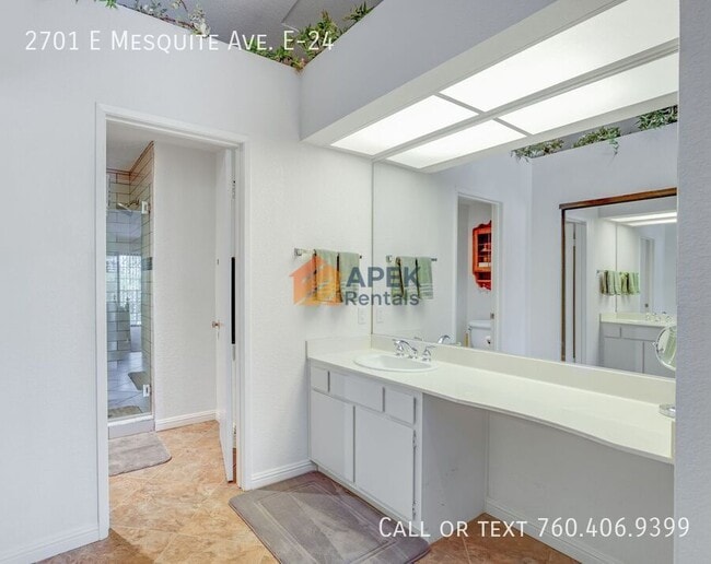 Building Photo - 2701 E Mesquite Ave