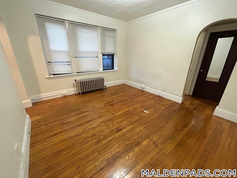 Building Photo - 349 Pleasant St