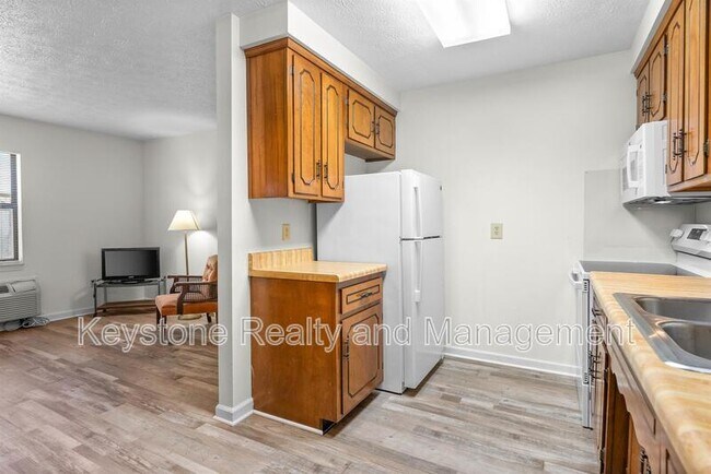 Building Photo - 0 100 Laurel Cove Dr