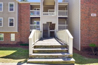 Building Photo - 663 Bartons Landing Pl