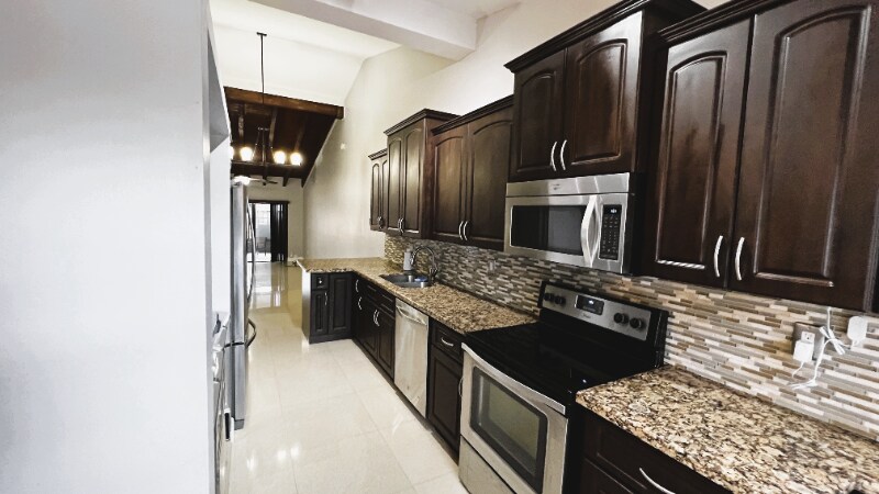 Building Photo - 2310 Elm Ct