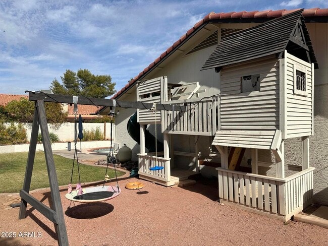 Building Photo - 7126 W Columbine Dr