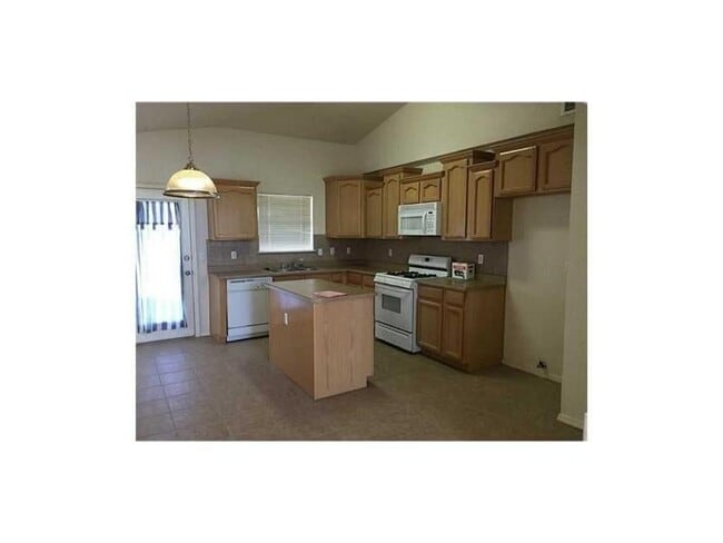 Building Photo - 14237 Desert Stone Dr