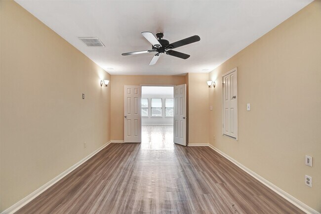 Building Photo - 15103 Sun Glaze Ct