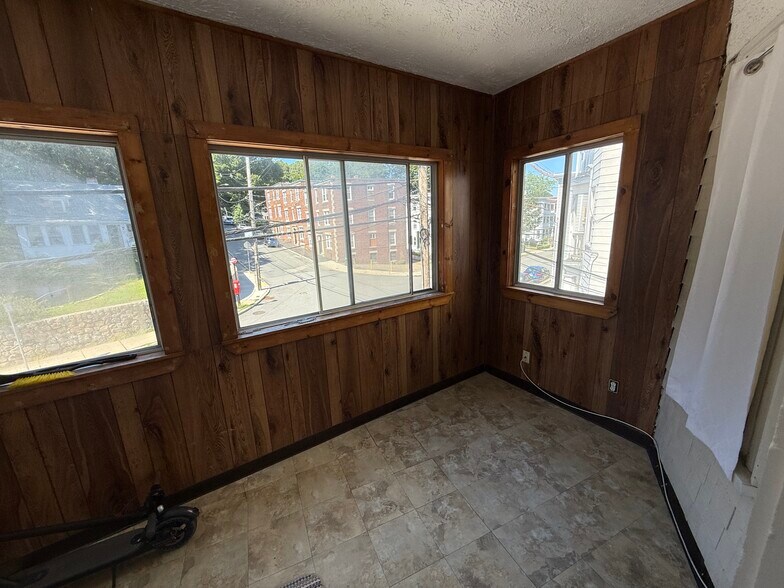 Building Photo - 348 Faneuil St