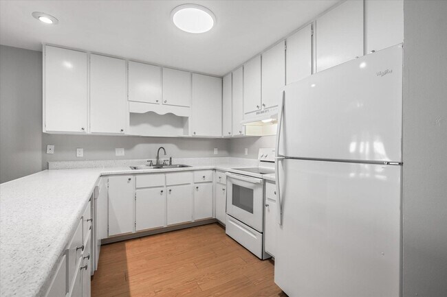 Building Photo - 3108 Ironwood Dr