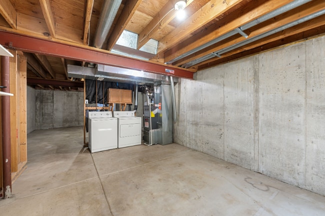 Building Photo - 11590 Community Center Dr