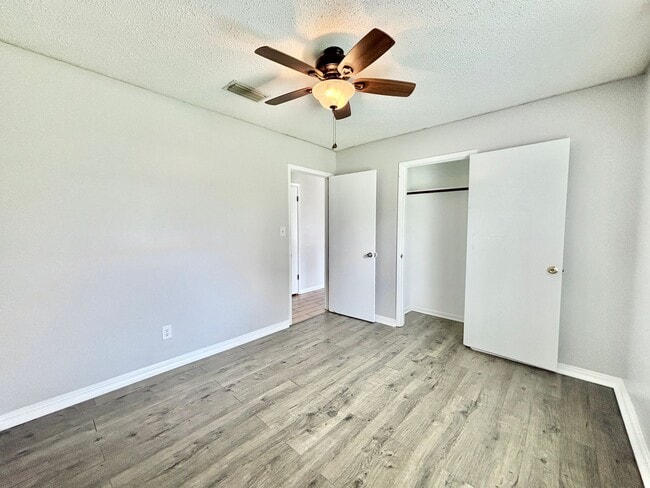Building Photo - 4904 Andrea Ln