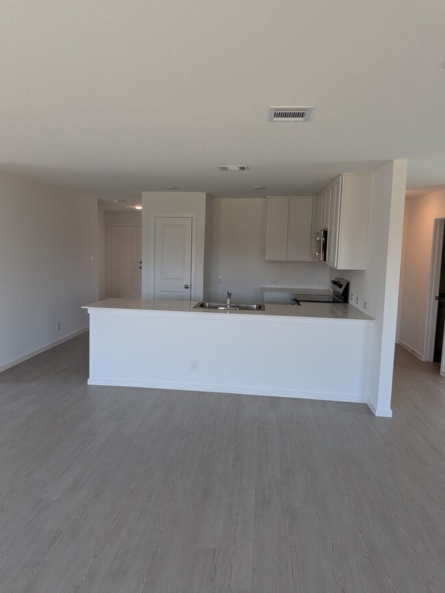 Building Photo - 1718 Charlie Cv