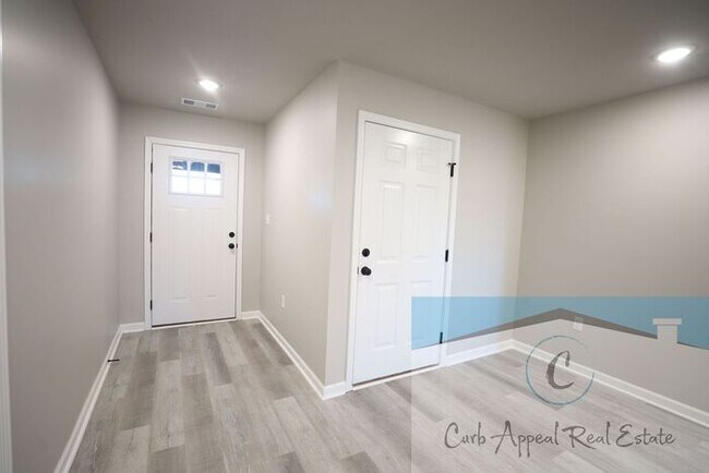 Building Photo - Move in special of $950!! Beautiful new construction 3 bed / 2 bath home in Jonesboro - Brookland...