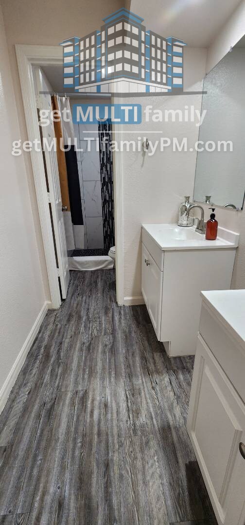 Building Photo - 515 W Pebble Beach Dr