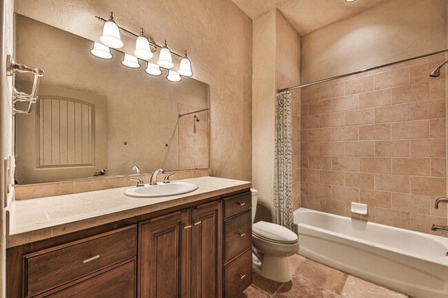 Building Photo - 280 S Luce Del Sol
