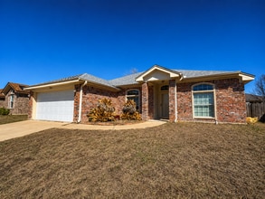 Building Photo - 3903 Tiger Dr