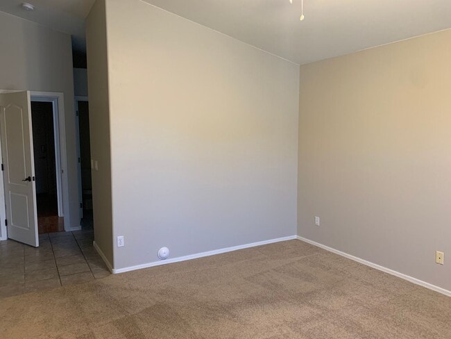 Building Photo - Spacious 3-Bedroom Home with Pool in Beaut...