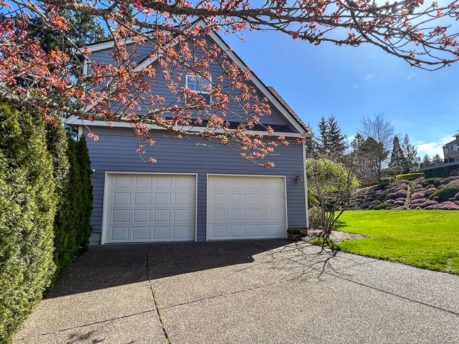 Building Photo - Traditional Hillshire Estates  home with 4-bedrooms and 3-baths and GREAT Mountain Views