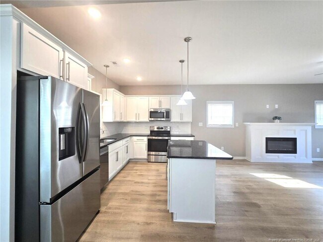 Building Photo - 7018 Summerlin Dr