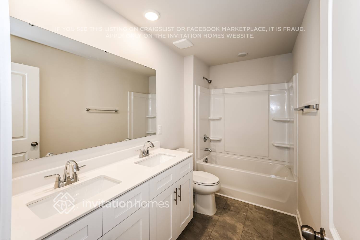 Building Photo - 814 Olde England Dr