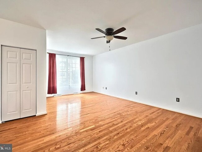 Building Photo - 1193 Ledge Dr