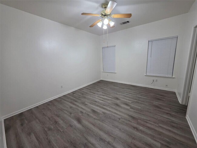 Building Photo - 4417 Lendall Ln