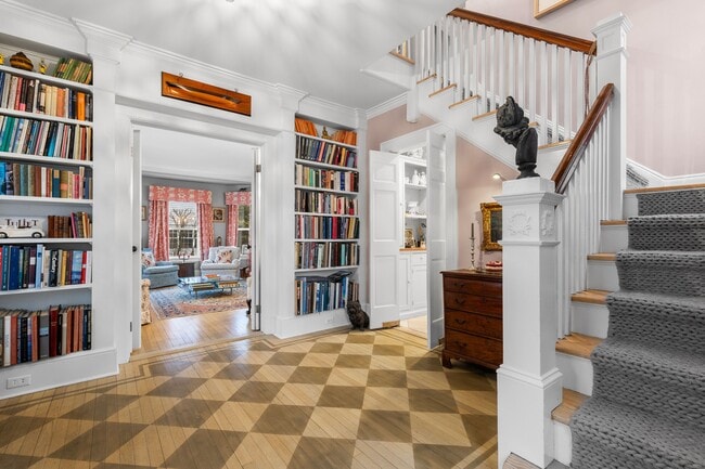 Building Photo - 13 Lockwood Ave