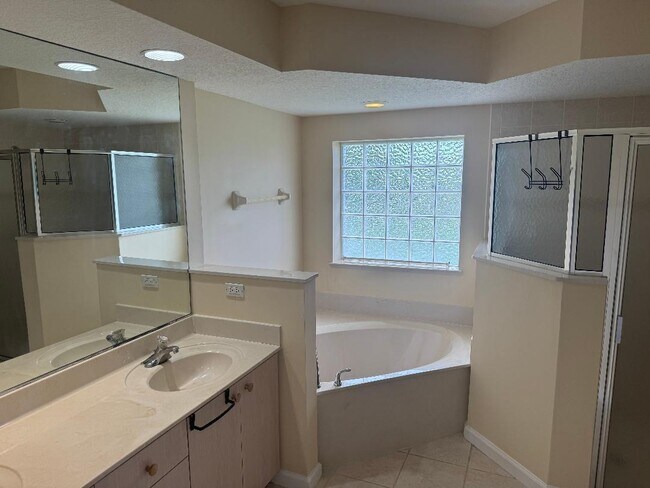 Building Photo - 2461 SW Webster Ln