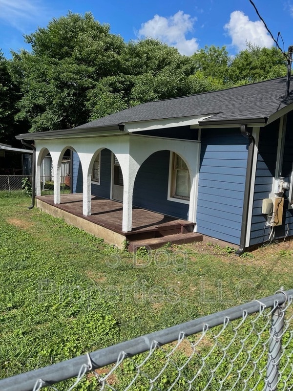 Building Photo - 4038 Denham Rd