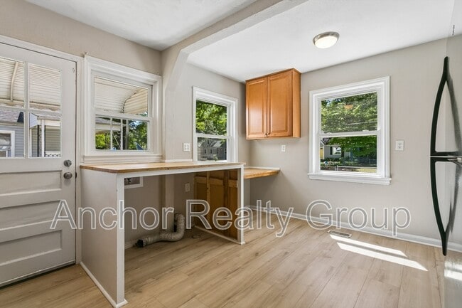 Building Photo - 7730 Ruthven Rd