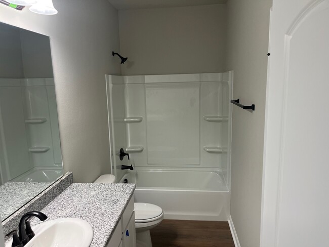 Building Photo - 41297 Jolane Dr