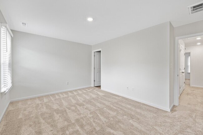 Building Photo - 3063 Spline Cir
