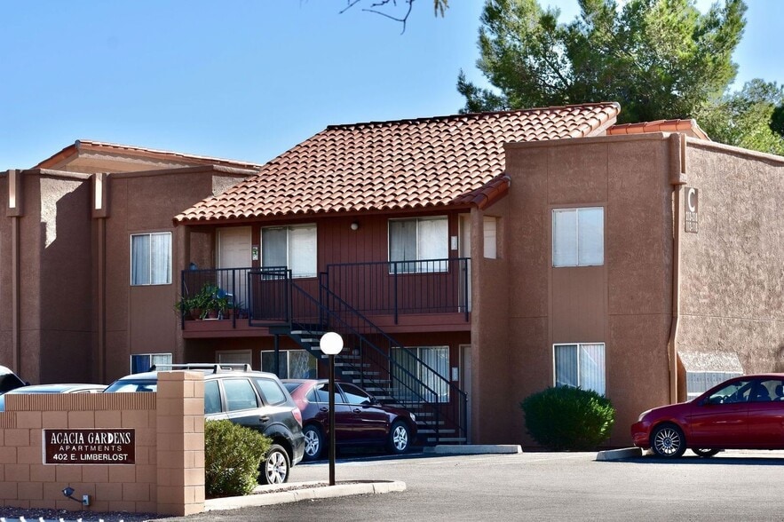 Interior Photo - Acacia Gardens