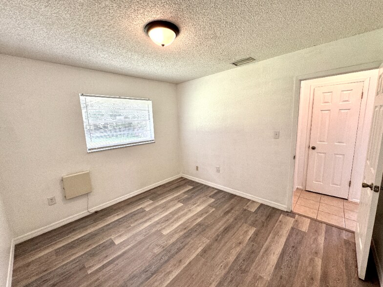 Building Photo - 922-924 Hagle Park Rd