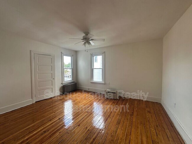 Building Photo - 2803 Canby St