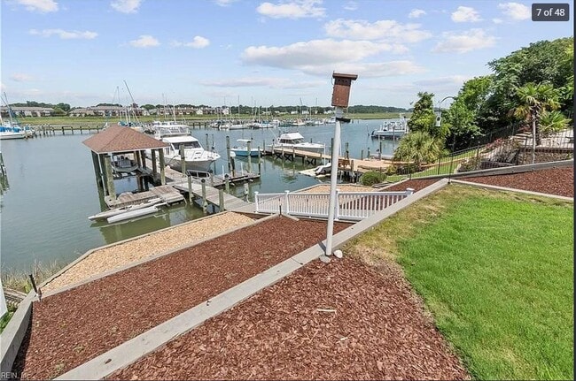 Building Photo - 31 Bay Front Pl