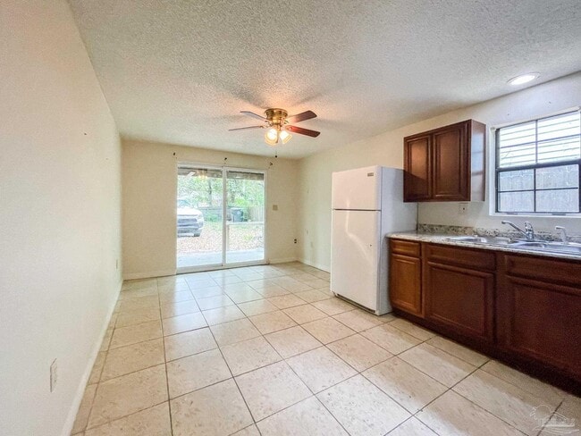 Building Photo - 5771 Coronada Blvd