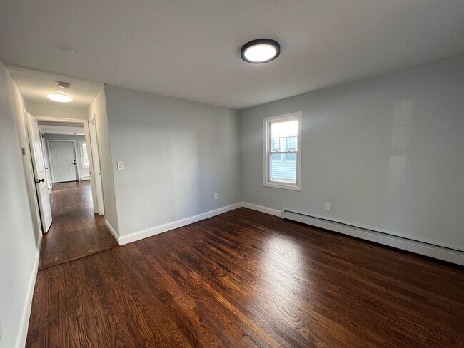 Building Photo - 253 Sheffield Ave