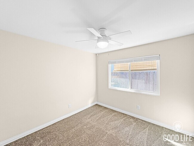 Building Photo - Bright Modern Home in Twin Oaks Golf Course