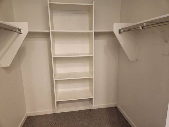 Building Photo - Mountain view single story home.