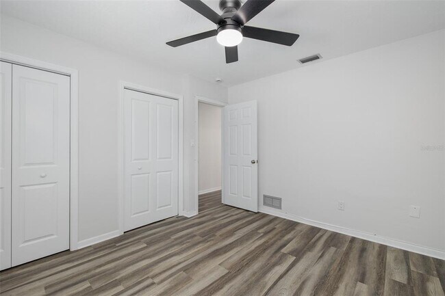 Building Photo - 211 Timberlane Dr