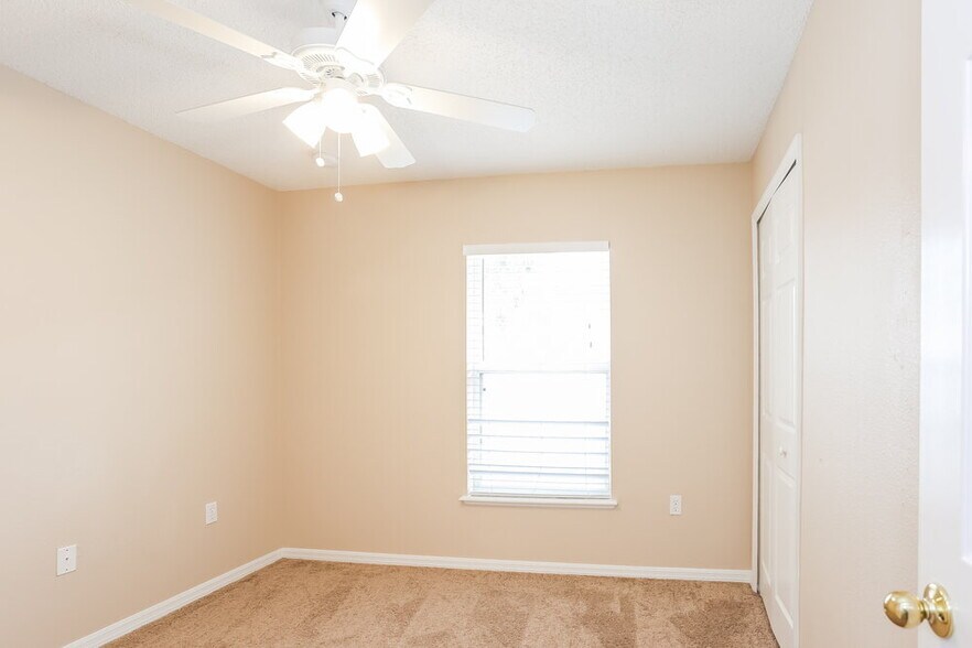 Building Photo - 2837 Mingo Dr