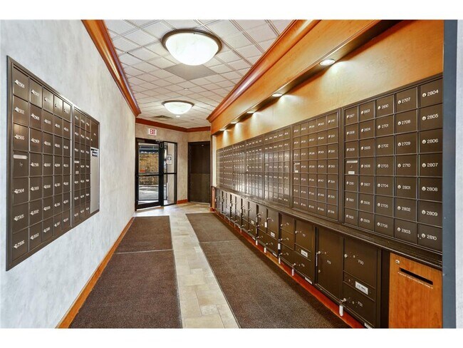 Building Photo - 78 10th St E