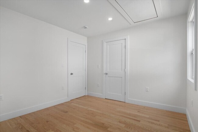 Building Photo - 3 Cummings Cir