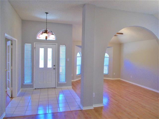 Building Photo - 914 Heritage Pkwy S