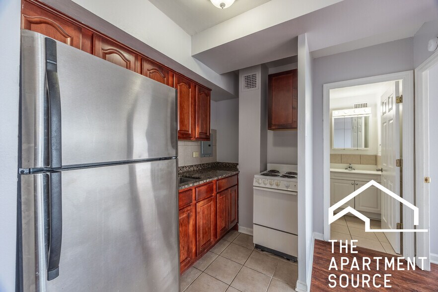 Building Photo - 4180 N Marine Dr