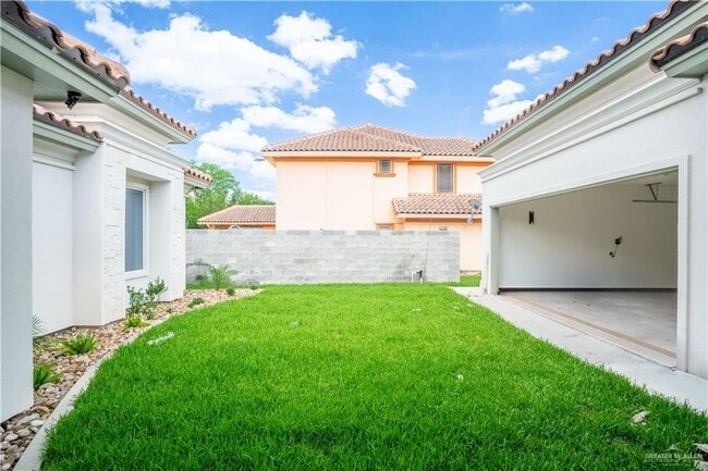 Building Photo - 36 Cottonwood St