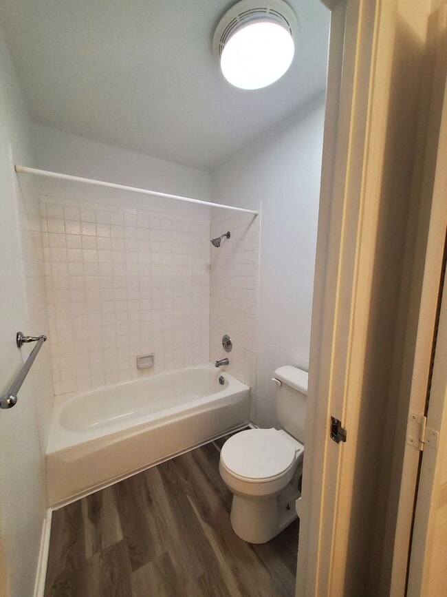 Building Photo - Update 2x2 Top Floor Condo with pool, storage, fireplace & garage in ideal Novato Location