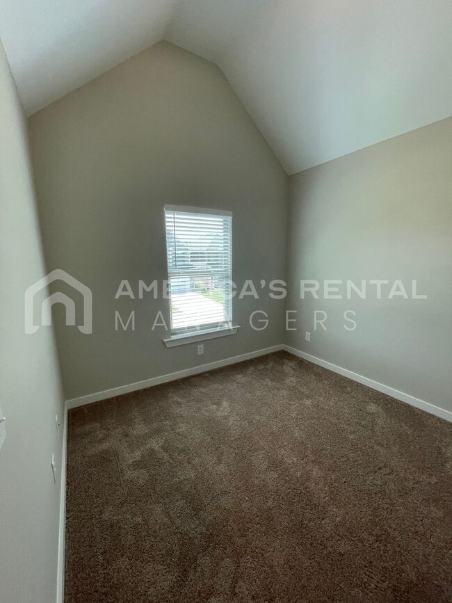 Building Photo - 321 Shiloh Creek Dr