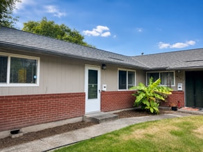 Building Photo - 4955 SW Lombard Ave