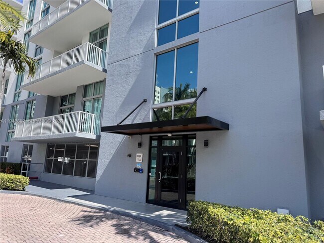 Building Photo - 2100 Van Buren St