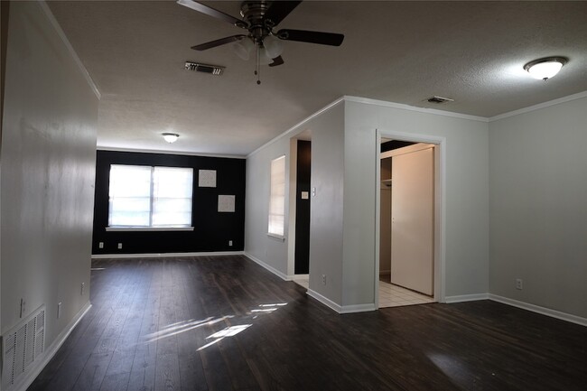 Building Photo - 3401 Princeton Dr