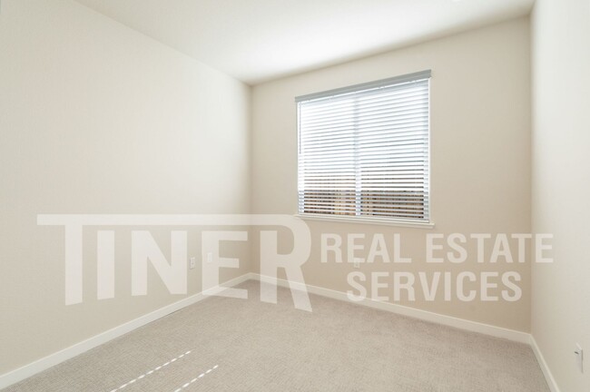 Building Photo - 2401 Longmire Lp